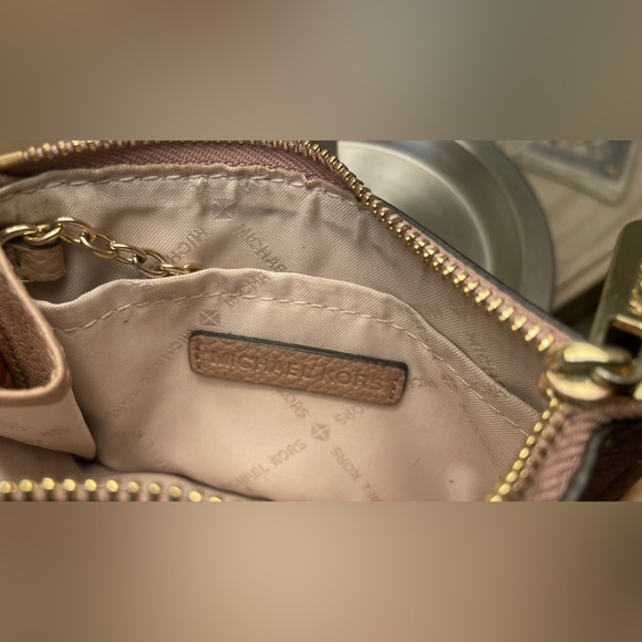 Michael Kors Wallet - Picture 8 of 9